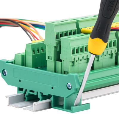 8 12 16 60 Caminhos Conexão de cabo Hub de distribuição Blocos terminais Cablagem Din Rail Mount