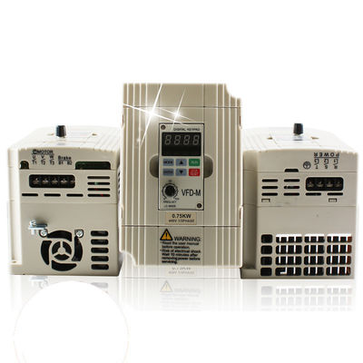 PH servo 380V do motorista 0.4kw 0.75kw 1.5kw 3 da C.A. da frequência - delta do inversor de 460V VFD015M43B compatível