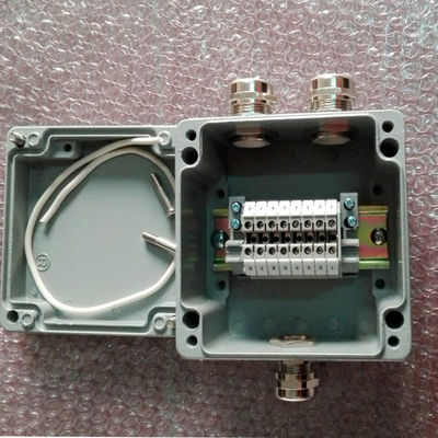 Caixa de junção de distribuição de alumínio à prova d'água de 3 vias com blocos de terminais ferroviários PT2.5 Din 120*120*82mm