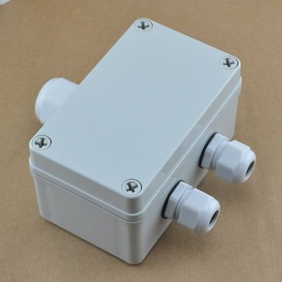 IP65 Caixa de junção de cabo à prova d'água 80*130*70mm com UK2.5B Din Rail Terminal Blocks 1 em 3 fora
